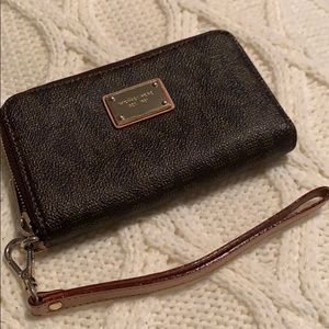 Michael Kors Mini Wristlet Wallet